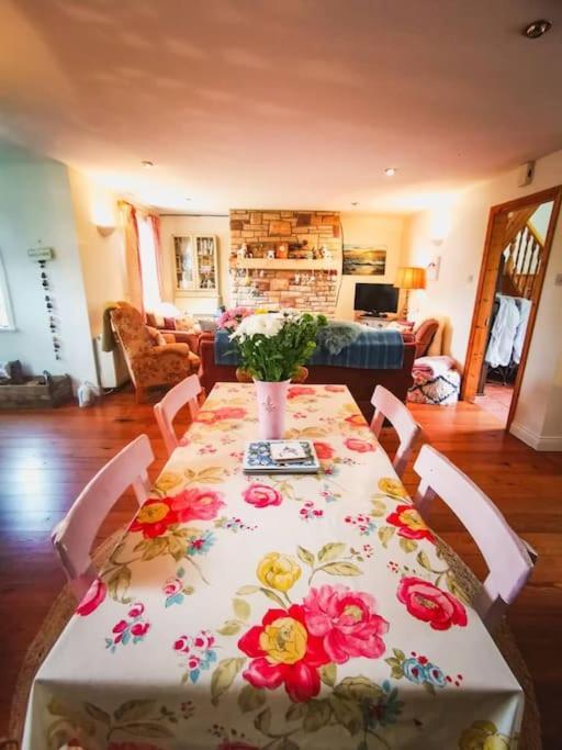 Orchard Cottage 丁格尔 外观 照片